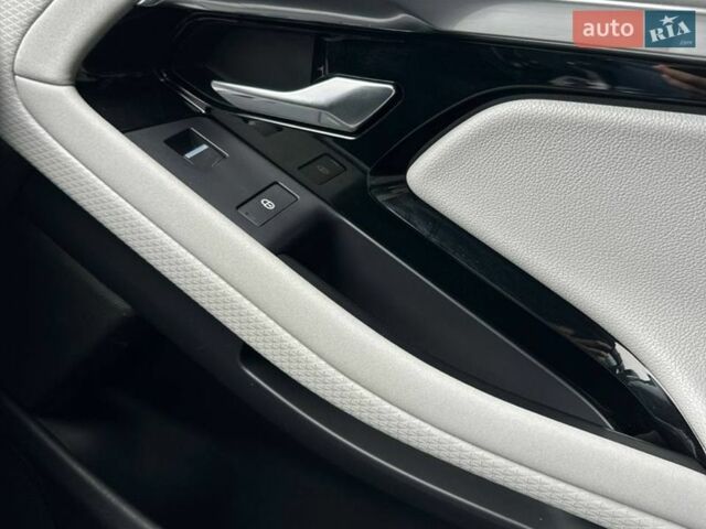 Белый Ленд Ровер Рендж Ровер Эвок, объемом двигателя 2 л и пробегом 150 тыс. км за 25000 $, фото 18 на Automoto.ua