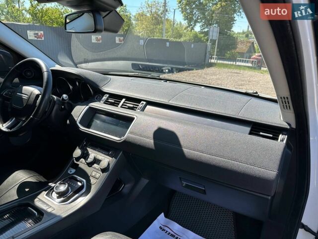 Білий Ленд Ровер Рендж Ровер Евок, об'ємом двигуна 2 л та пробігом 160 тис. км за 17950 $, фото 21 на Automoto.ua