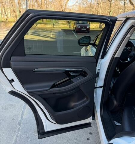 Белый Ленд Ровер Рендж Ровер Эвок, объемом двигателя 2 л и пробегом 77 тыс. км за 27800 $, фото 9 на Automoto.ua