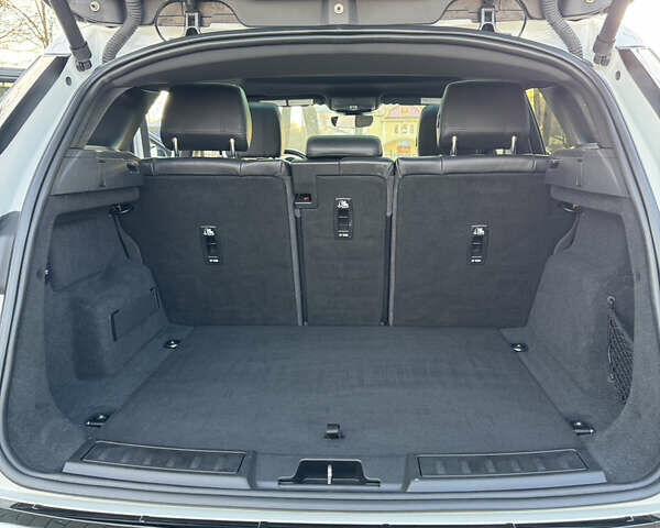 Білий Ленд Ровер Рендж Ровер Евок, об'ємом двигуна 2 л та пробігом 99 тис. км за 28500 $, фото 28 на Automoto.ua