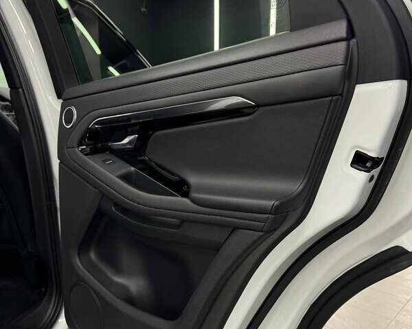 Білий Ленд Ровер Рендж Ровер Евок, об'ємом двигуна 2 л та пробігом 99 тис. км за 28500 $, фото 57 на Automoto.ua