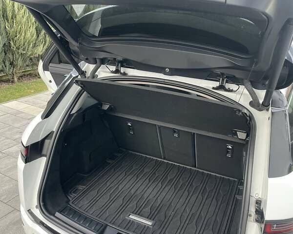 Белый Ленд Ровер Рендж Ровер Эвок, объемом двигателя 2 л и пробегом 57 тыс. км за 38000 $, фото 16 на Automoto.ua