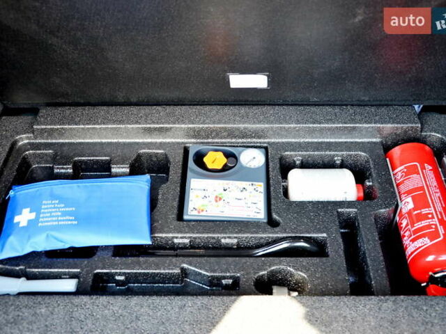 Белый Ленд Ровер Рендж Ровер Эвок, объемом двигателя 2 л и пробегом 53 тыс. км за 41500 $, фото 32 на Automoto.ua