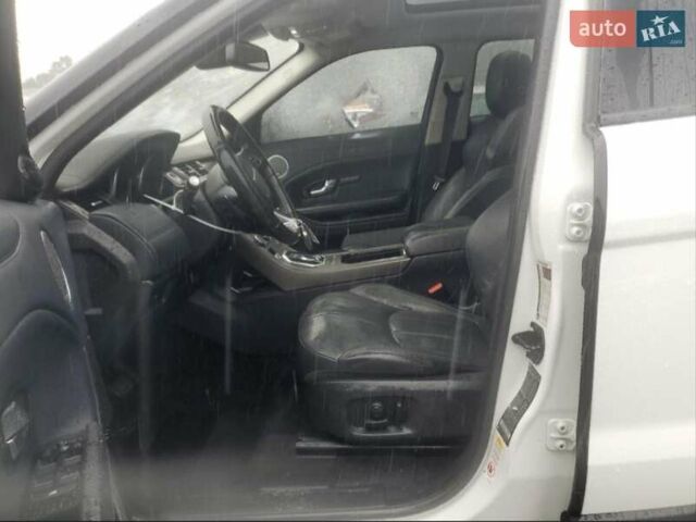 Білий Ленд Ровер Рендж Ровер Евок, об'ємом двигуна 2 л та пробігом 160 тис. км за 10750 $, фото 7 на Automoto.ua