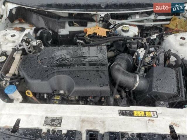 Білий Ленд Ровер Рендж Ровер Евок, об'ємом двигуна 2 л та пробігом 160 тис. км за 10750 $, фото 12 на Automoto.ua