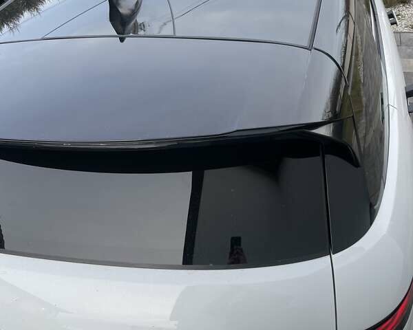 Белый Ленд Ровер Рендж Ровер Эвок, объемом двигателя 2 л и пробегом 57 тыс. км за 38000 $, фото 19 на Automoto.ua