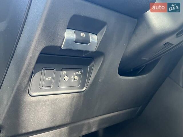 Белый Ленд Ровер Рендж Ровер Эвок, объемом двигателя 2 л и пробегом 70 тыс. км за 31800 $, фото 20 на Automoto.ua