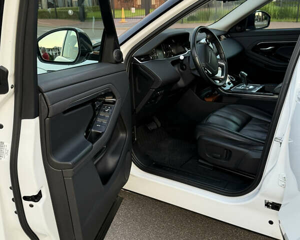 Белый Ленд Ровер Рендж Ровер Эвок, объемом двигателя 2 л и пробегом 98 тыс. км за 34700 $, фото 12 на Automoto.ua