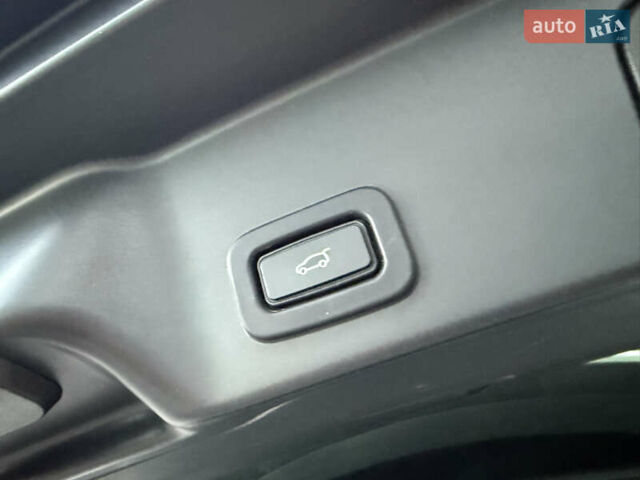 Белый Ленд Ровер Рендж Ровер Эвок, объемом двигателя 2 л и пробегом 63 тыс. км за 34900 $, фото 29 на Automoto.ua