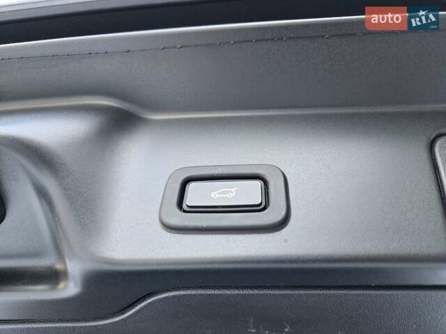 Белый Ленд Ровер Рендж Ровер Эвок, объемом двигателя 2 л и пробегом 54 тыс. км за 33599 $, фото 20 на Automoto.ua