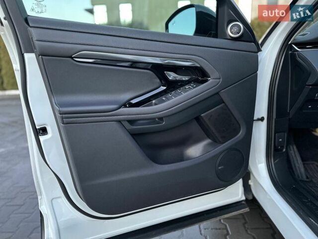 Білий Ленд Ровер Рендж Ровер Евок, об'ємом двигуна 2 л та пробігом 85 тис. км за 29000 $, фото 10 на Automoto.ua