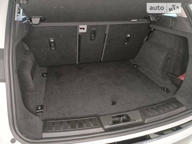 Белый Ленд Ровер Рендж Ровер Эвок, объемом двигателя 2 л и пробегом 50 тыс. км за 33999 $, фото 35 на Automoto.ua