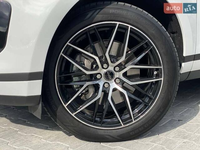 Білий Ленд Ровер Рендж Ровер Евок, об'ємом двигуна 2 л та пробігом 55 тис. км за 38490 $, фото 3 на Automoto.ua