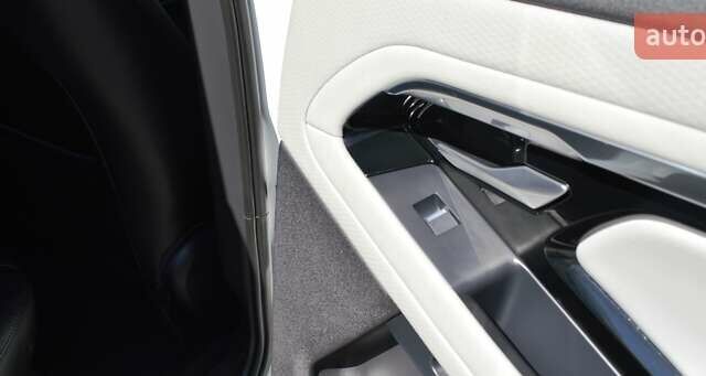 Білий Ленд Ровер Рендж Ровер Евок, об'ємом двигуна 2 л та пробігом 70 тис. км за 33900 $, фото 42 на Automoto.ua