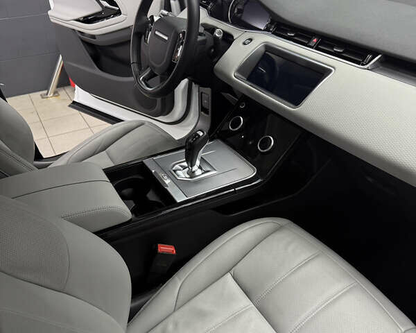 Белый Ленд Ровер Рендж Ровер Эвок, объемом двигателя 2 л и пробегом 57 тыс. км за 30899 $, фото 17 на Automoto.ua