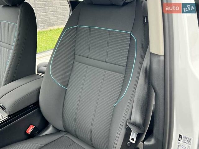 Белый Ленд Ровер Рендж Ровер Эвок, объемом двигателя 2 л и пробегом 40 тыс. км за 30950 $, фото 34 на Automoto.ua