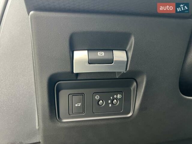 Белый Ленд Ровер Рендж Ровер Эвок, объемом двигателя 2 л и пробегом 40 тыс. км за 30950 $, фото 42 на Automoto.ua