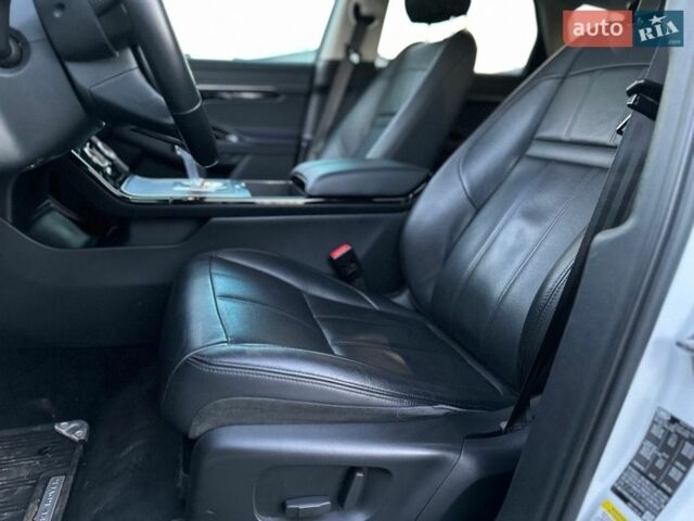 Білий Ленд Ровер Рендж Ровер Евок, об'ємом двигуна 2 л та пробігом 85 тис. км за 29000 $, фото 14 на Automoto.ua