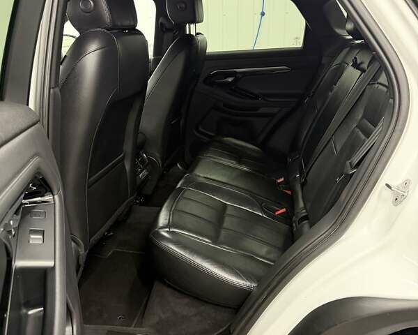 Білий Ленд Ровер Рендж Ровер Евок, об'ємом двигуна 2 л та пробігом 59 тис. км за 25999 $, фото 35 на Automoto.ua