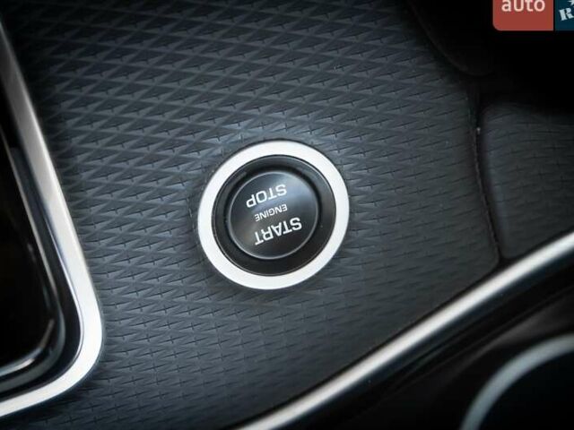 Белый Ленд Ровер Рендж Ровер Эвок, объемом двигателя 2 л и пробегом 88 тыс. км за 28000 $, фото 31 на Automoto.ua