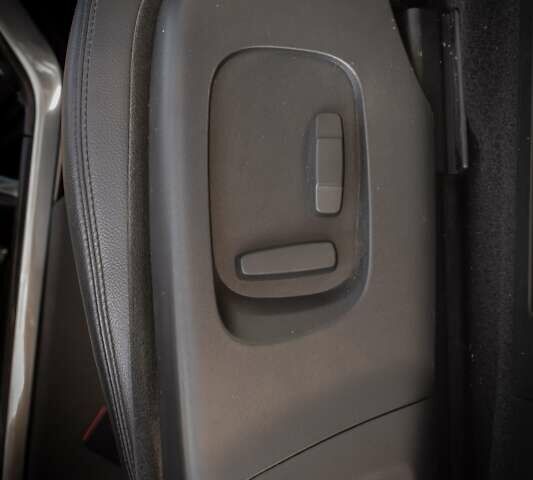 Белый Ленд Ровер Рендж Ровер Эвок, объемом двигателя 2 л и пробегом 88 тыс. км за 28000 $, фото 37 на Automoto.ua