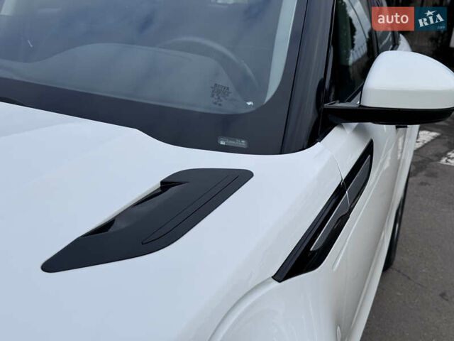 Білий Ленд Ровер Рендж Ровер Евок, об'ємом двигуна 2 л та пробігом 40 тис. км за 29990 $, фото 28 на Automoto.ua