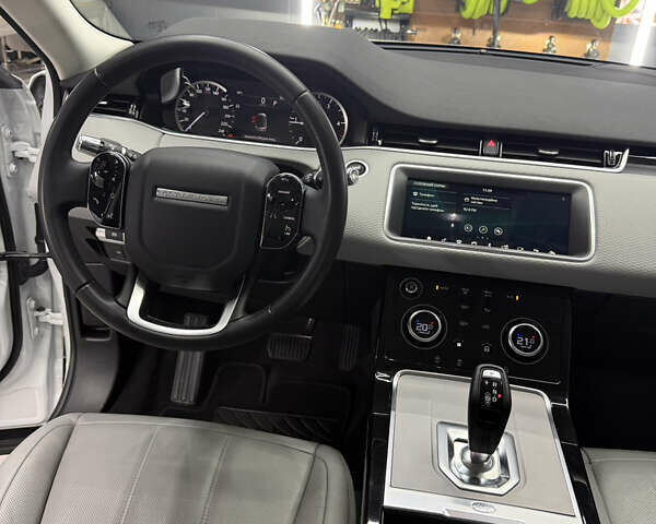 Белый Ленд Ровер Рендж Ровер Эвок, объемом двигателя 2 л и пробегом 57 тыс. км за 30899 $, фото 16 на Automoto.ua