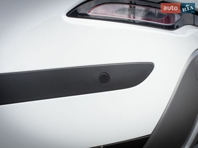 Белый Ленд Ровер Рендж Ровер Эвок, объемом двигателя 2 л и пробегом 88 тыс. км за 28000 $, фото 48 на Automoto.ua