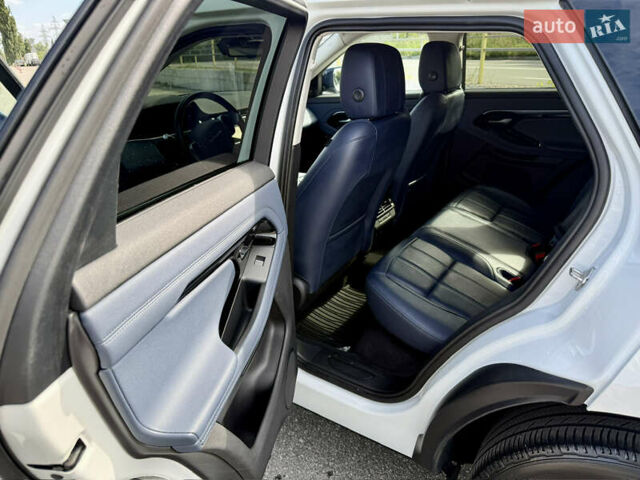Белый Ленд Ровер Рендж Ровер Эвок, объемом двигателя 2 л и пробегом 86 тыс. км за 33000 $, фото 9 на Automoto.ua
