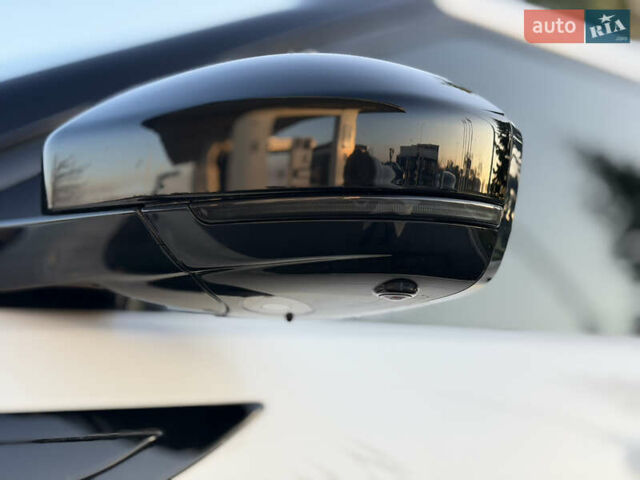 Білий Ленд Ровер Рендж Ровер Евок, об'ємом двигуна 2 л та пробігом 42 тис. км за 33000 $, фото 12 на Automoto.ua