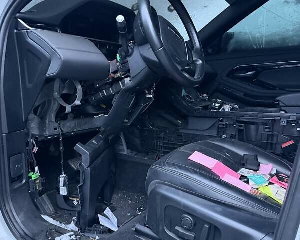 Білий Ленд Ровер Рендж Ровер Евок, об'ємом двигуна 0 л та пробігом 50 тис. км за 15900 $, фото 8 на Automoto.ua