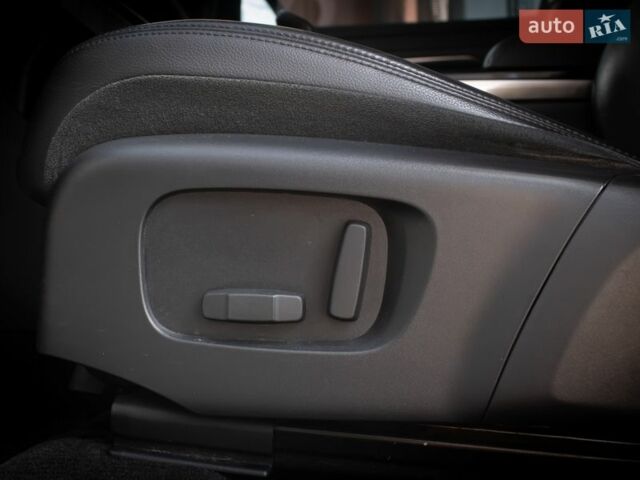 Белый Ленд Ровер Рендж Ровер Эвок, объемом двигателя 2 л и пробегом 88 тыс. км за 28000 $, фото 36 на Automoto.ua