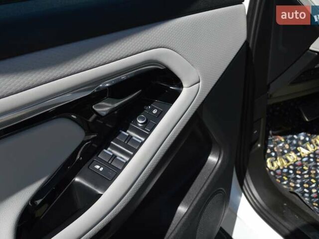 Білий Ленд Ровер Рендж Ровер Евок, об'ємом двигуна 2 л та пробігом 70 тис. км за 33900 $, фото 17 на Automoto.ua