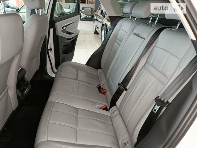 Белый Ленд Ровер Рендж Ровер Эвок, объемом двигателя 2 л и пробегом 50 тыс. км за 33999 $, фото 33 на Automoto.ua