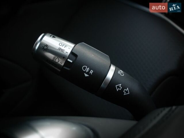 Белый Ленд Ровер Рендж Ровер Эвок, объемом двигателя 2 л и пробегом 88 тыс. км за 28000 $, фото 33 на Automoto.ua