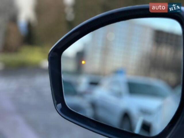 Білий Ленд Ровер Рендж Ровер Евок, об'ємом двигуна 2 л та пробігом 85 тис. км за 29000 $, фото 11 на Automoto.ua