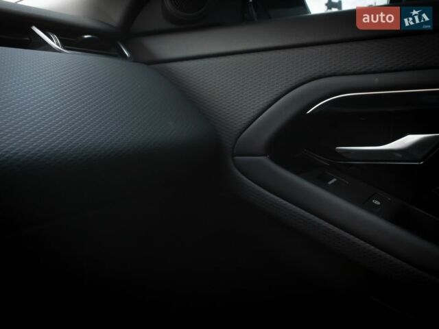 Белый Ленд Ровер Рендж Ровер Эвок, объемом двигателя 2 л и пробегом 88 тыс. км за 28000 $, фото 38 на Automoto.ua