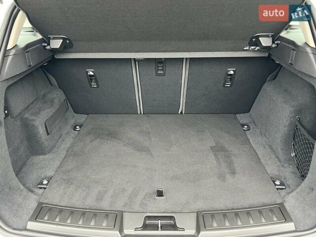 Белый Ленд Ровер Рендж Ровер Эвок, объемом двигателя 2 л и пробегом 40 тыс. км за 30950 $, фото 77 на Automoto.ua