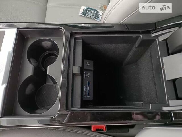 Белый Ленд Ровер Рендж Ровер Эвок, объемом двигателя 2 л и пробегом 50 тыс. км за 33999 $, фото 28 на Automoto.ua