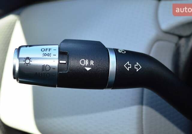 Білий Ленд Ровер Рендж Ровер Евок, об'ємом двигуна 2 л та пробігом 70 тис. км за 33900 $, фото 25 на Automoto.ua