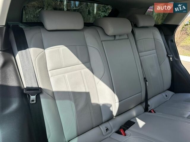 Белый Ленд Ровер Рендж Ровер Эвок, объемом двигателя 2 л и пробегом 135 тыс. км за 36000 $, фото 38 на Automoto.ua