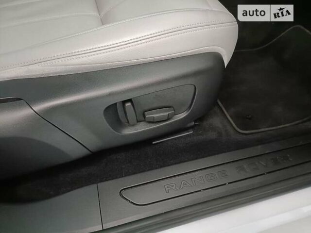 Белый Ленд Ровер Рендж Ровер Эвок, объемом двигателя 2 л и пробегом 50 тыс. км за 33999 $, фото 42 на Automoto.ua