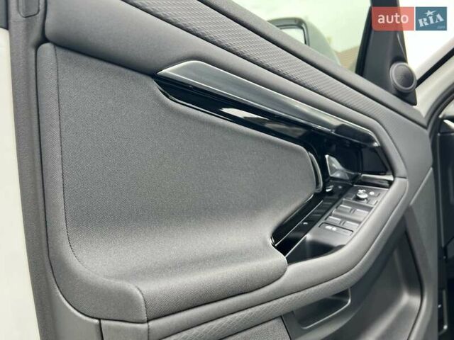 Белый Ленд Ровер Рендж Ровер Эвок, объемом двигателя 2 л и пробегом 40 тыс. км за 30950 $, фото 31 на Automoto.ua