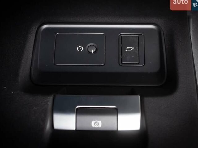 Белый Ленд Ровер Рендж Ровер Эвок, объемом двигателя 2 л и пробегом 88 тыс. км за 28000 $, фото 30 на Automoto.ua