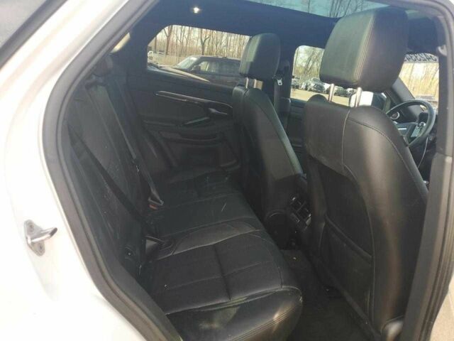 Білий Ленд Ровер Рендж Ровер Евок, об'ємом двигуна 2 л та пробігом 48 тис. км за 8000 $, фото 9 на Automoto.ua