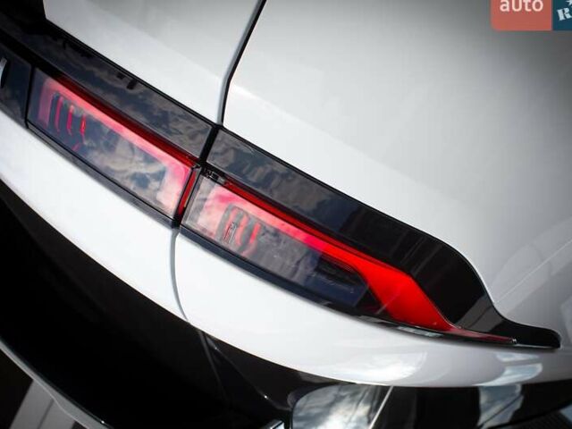 Белый Ленд Ровер Рендж Ровер Эвок, объемом двигателя 2 л и пробегом 88 тыс. км за 28000 $, фото 49 на Automoto.ua