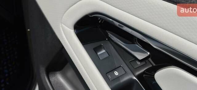 Білий Ленд Ровер Рендж Ровер Евок, об'ємом двигуна 2 л та пробігом 70 тис. км за 33900 $, фото 39 на Automoto.ua