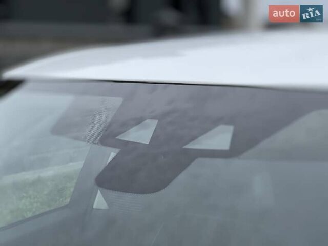 Белый Ленд Ровер Рендж Ровер Эвок, объемом двигателя 2 л и пробегом 40 тыс. км за 30950 $, фото 10 на Automoto.ua