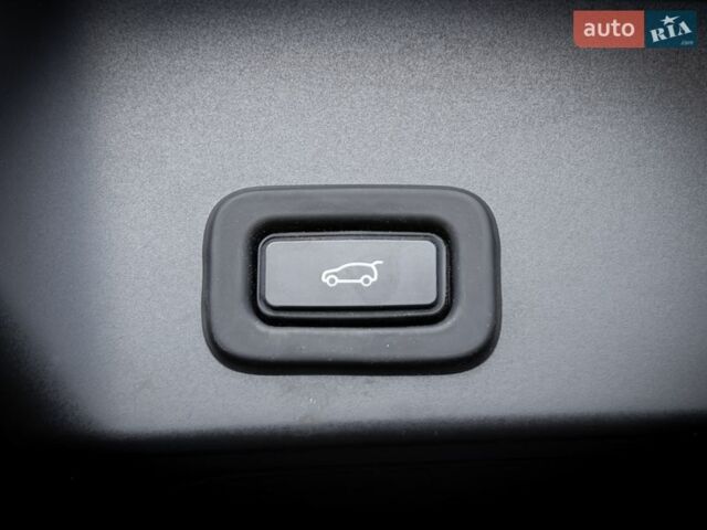 Белый Ленд Ровер Рендж Ровер Эвок, объемом двигателя 2 л и пробегом 88 тыс. км за 28000 $, фото 42 на Automoto.ua