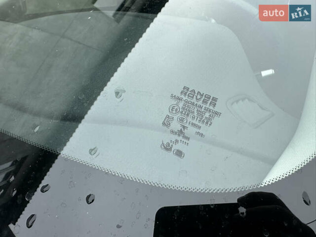 Белый Ленд Ровер Рендж Ровер Эвок, объемом двигателя 2 л и пробегом 88 тыс. км за 30500 $, фото 12 на Automoto.ua